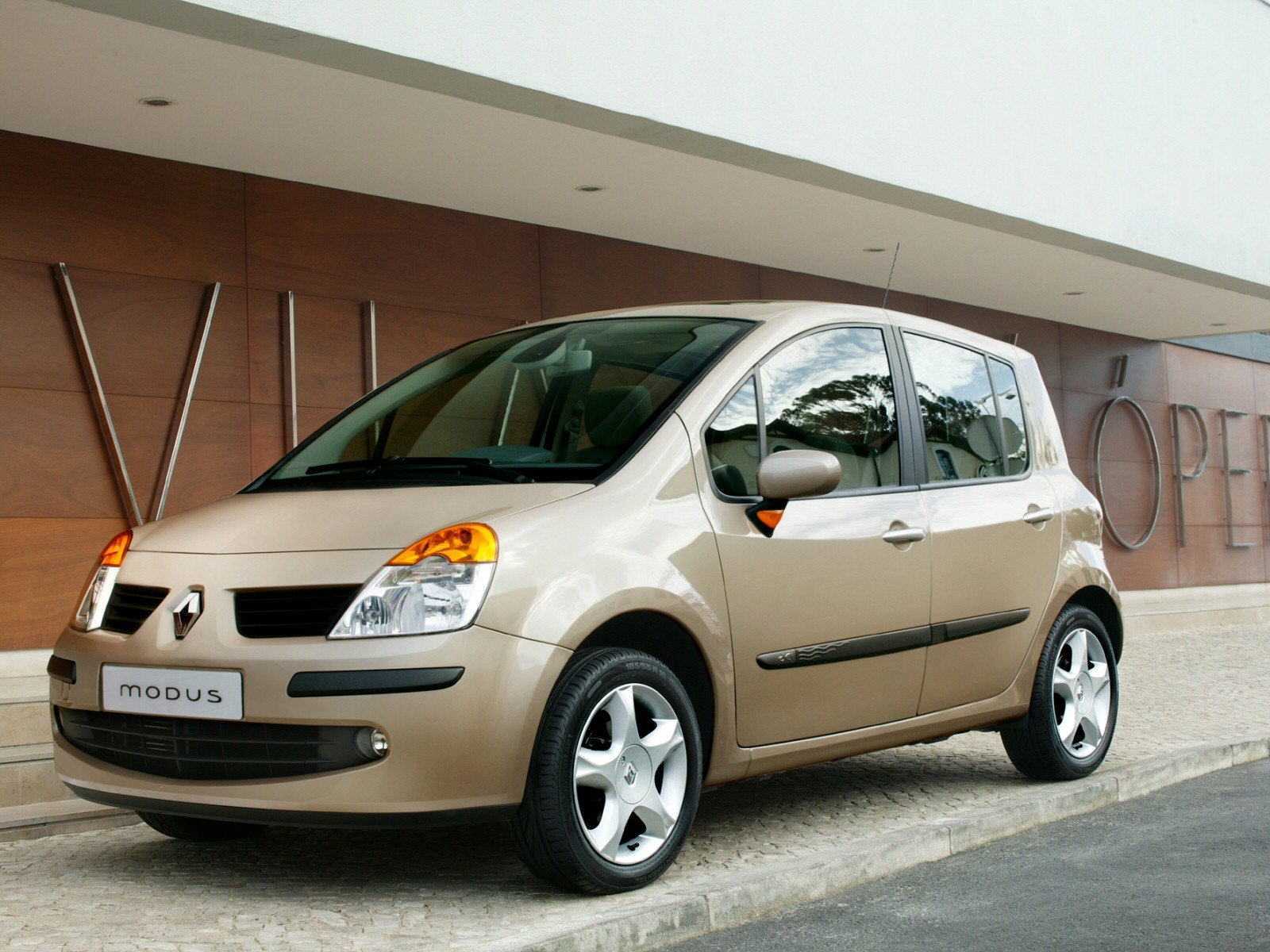Автомобиль марка renault. Renault Modus 2008. Renault Modus 2004. Renault Modus 1.4 МТ. Рено Модус 2006.