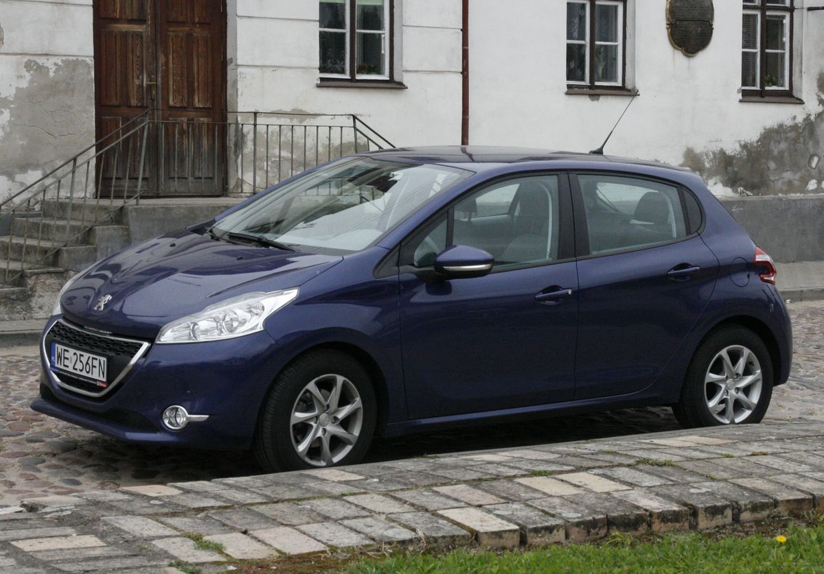 Peugeot 208 1.2 Vti 86 Km 2013 – Czy Sprawdzi Się W Roli Samochodu Rodzinnego? – Francuskie.pl – Dziennik Motoryzacyjny