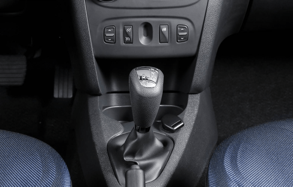 Dacia wprowadza automatyczną skrzynię biegów. No, prawie