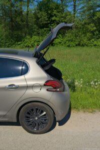 17. Peugeot 208 z lakierem strukturalnym Testy