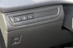 32. Peugeot 208 z lakierem strukturalnym Testy