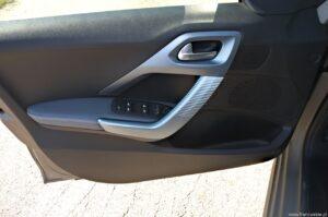 36. Peugeot 208 z lakierem strukturalnym Testy