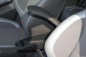 47. Peugeot 208 z lakierem strukturalnym Testy