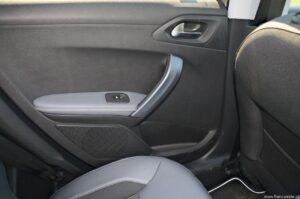 48. Peugeot 208 z lakierem strukturalnym Testy