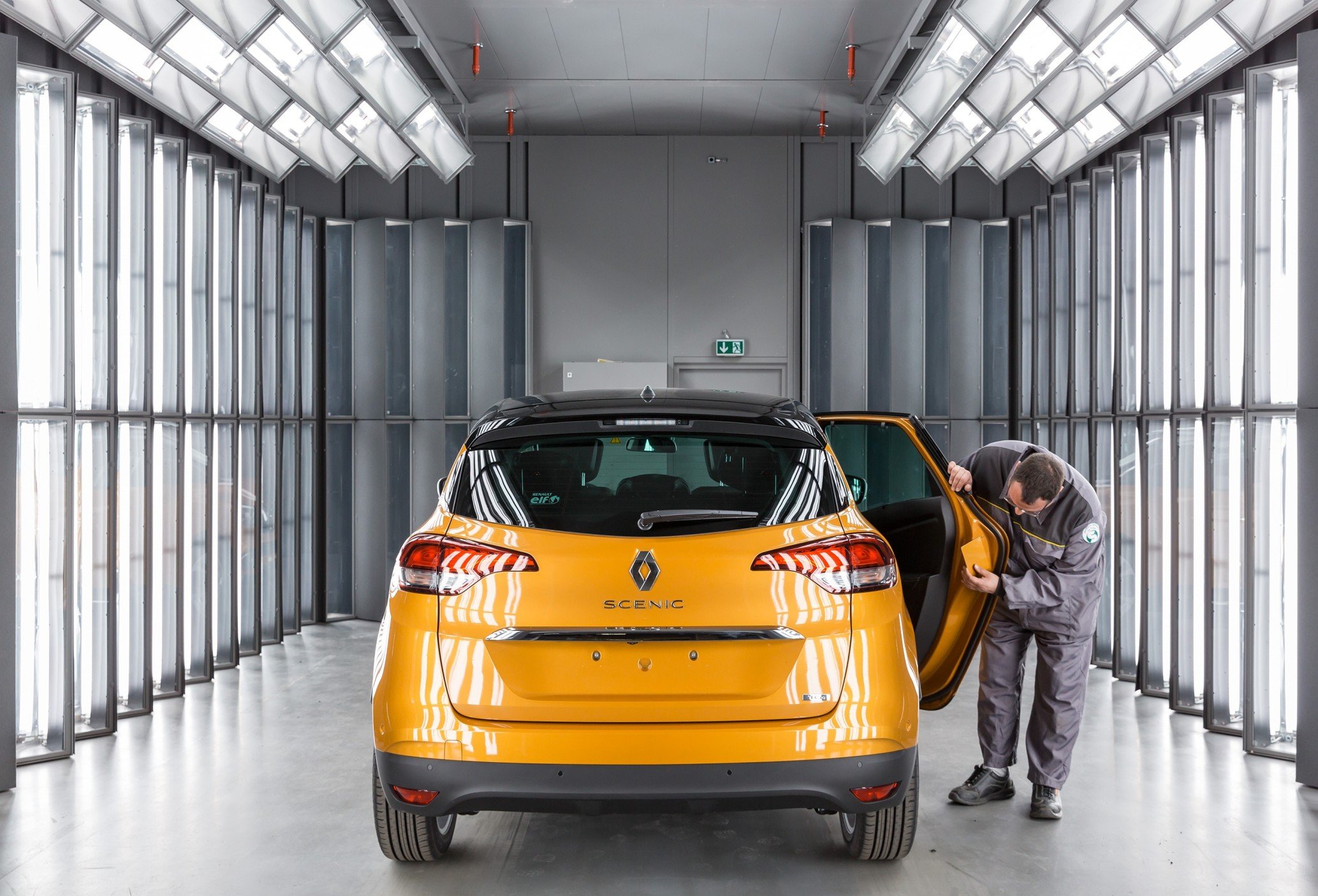 Szkoła Bezpiecznej Jazdy Renault radzi badaj auto