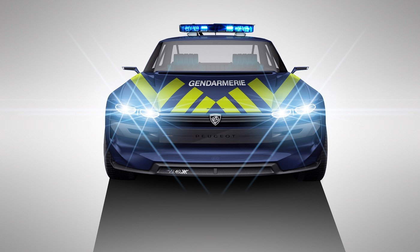 Peugeot eLegend Concept jako policyjny radiowóz