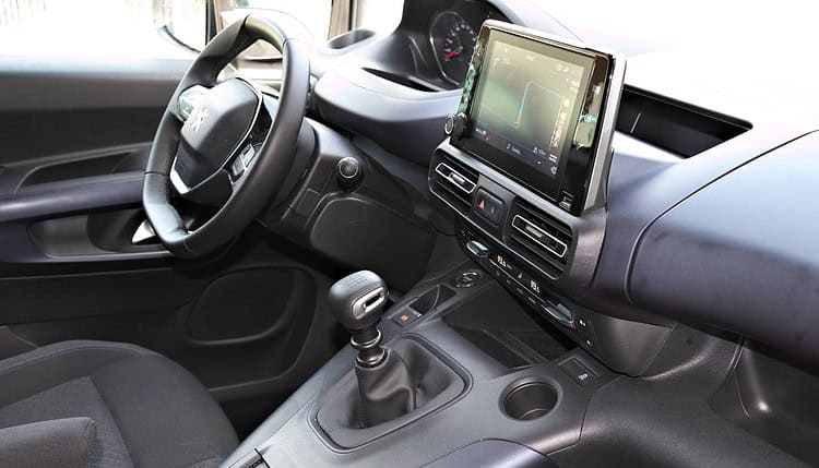 24. Peugeot Rifter w wersji 7 osobowej Testy