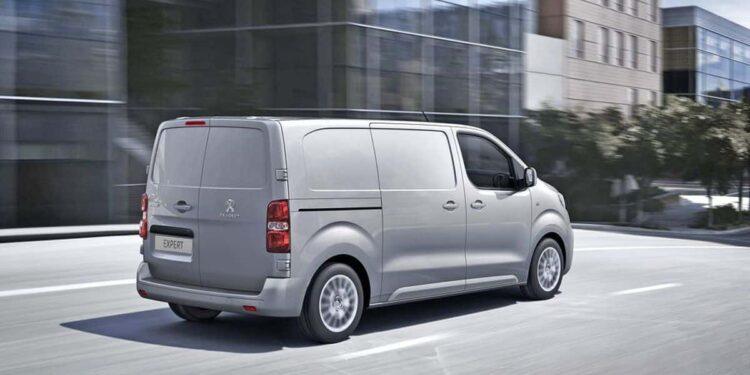 UOKiK 20 samochodów Peugeot Expert III do serwisu Wiadomości