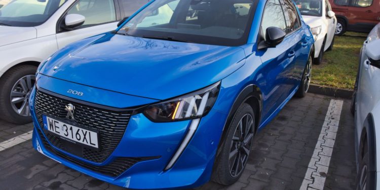 01. Peugeot 208 II GT Line – zwarty i gotowy Wiadomości
