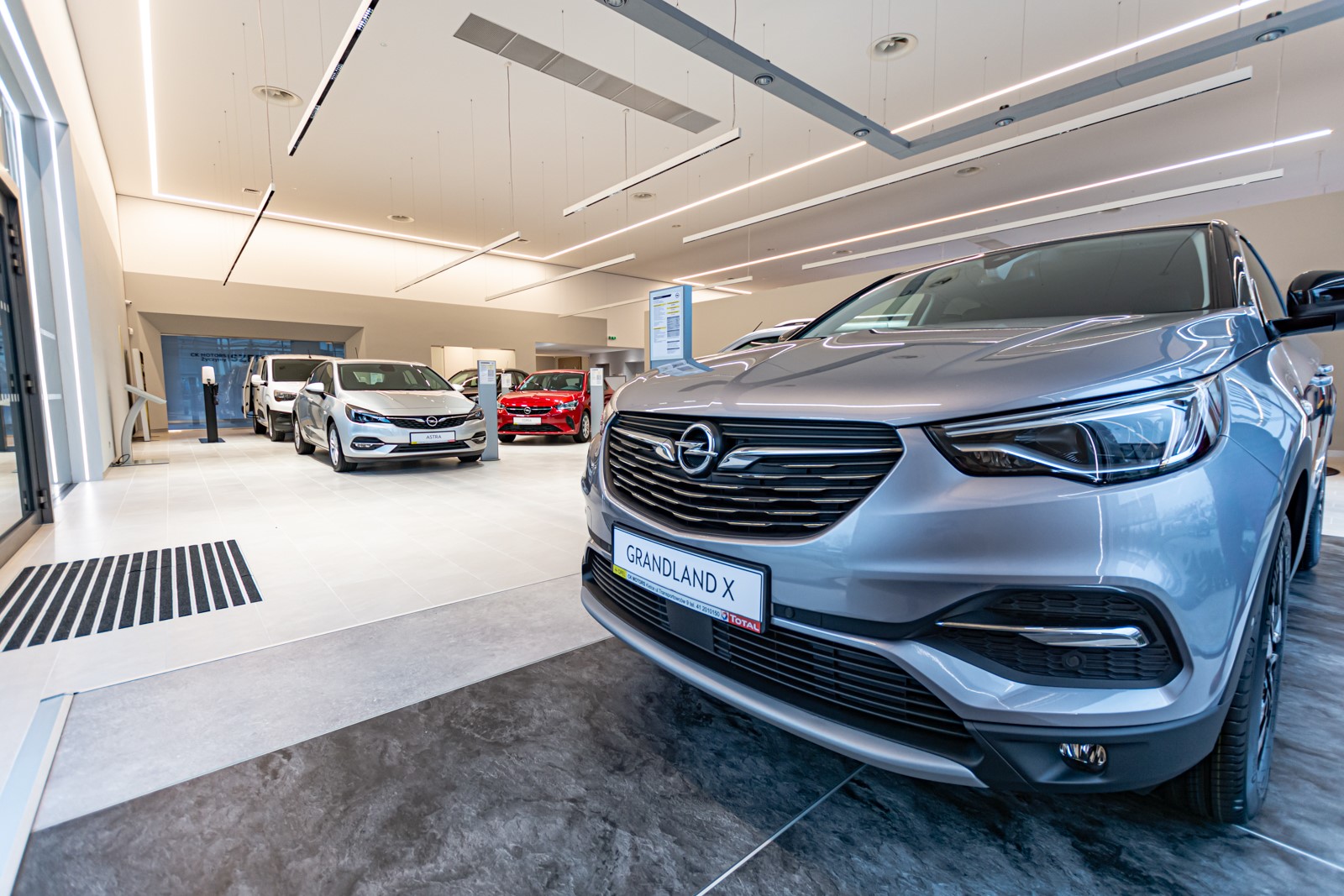 Nowy salon marek Peugeot i Opel w Kielcach Francuskie.pl