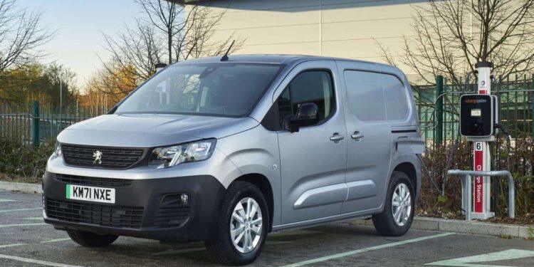 Peugeot e Partner z tytulem Elektrycznego Vana Roku w plebiscycie What Van Wiadomości