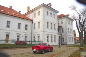 10. Renault Arkana E Tech Intens 145 – z hybryda na ekspresowkach Testy