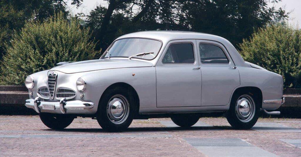 02. Najslynniejsze modele Alfa Romeo ktore zrezygnowaly z koloru czerwonego model 1900 z 1950 roku Wiadomości