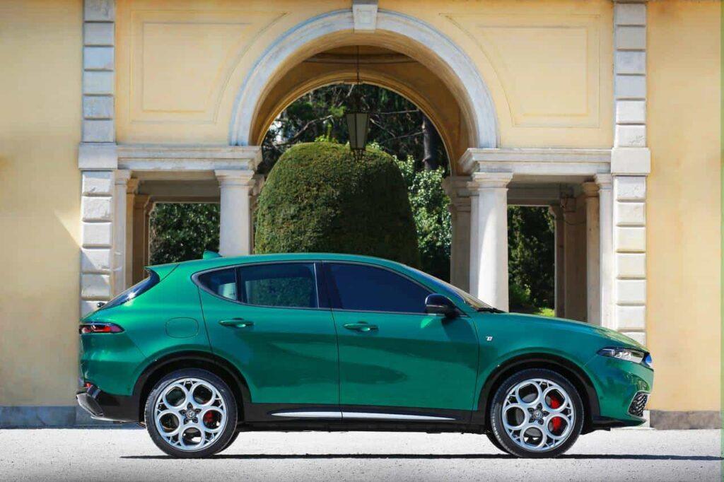 17. Najslynniejsze modele Alfa Romeo ktore zrezygnowaly z koloru czerwonego model Tonale z 2022 roku Wiadomości