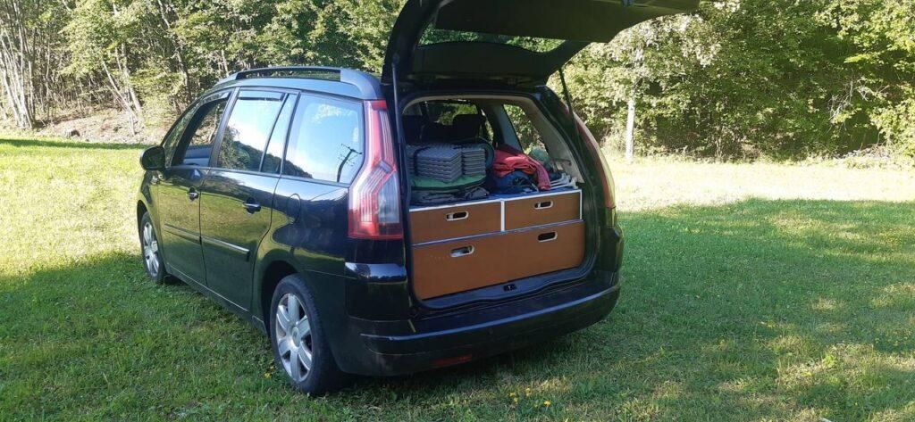 Citroen C4 Grand Picasso – Mikrocamper dla 5 osob za 2000 zl. auto 1 Wiadomości
