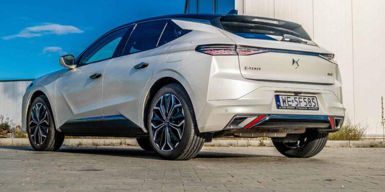 ds 4 e tense 2022 hybryda 225 km eat 8 1 scaled Testy