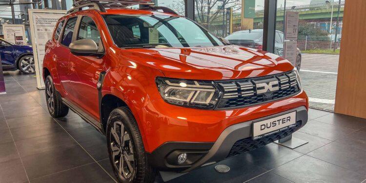 dacia duster ulica jezdnia miasto 2 scaled Wiadomości