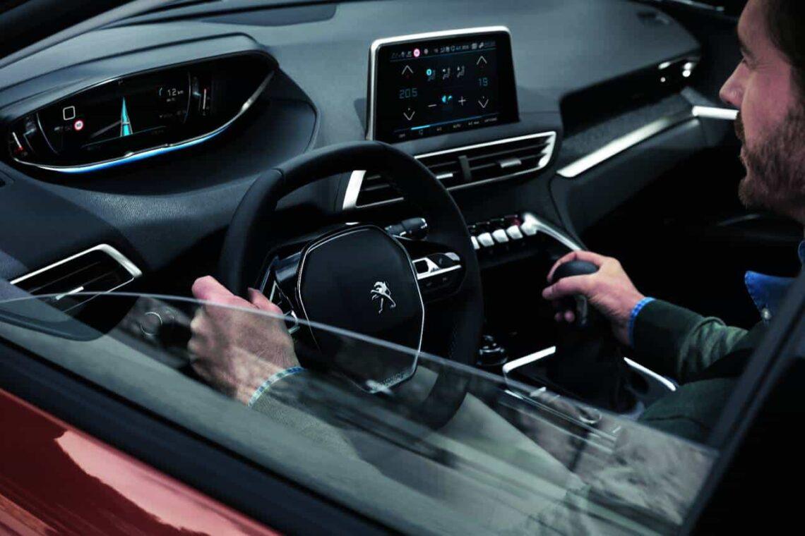 Peugeot 3008 II - wnętrze wersji sprzed liftingu