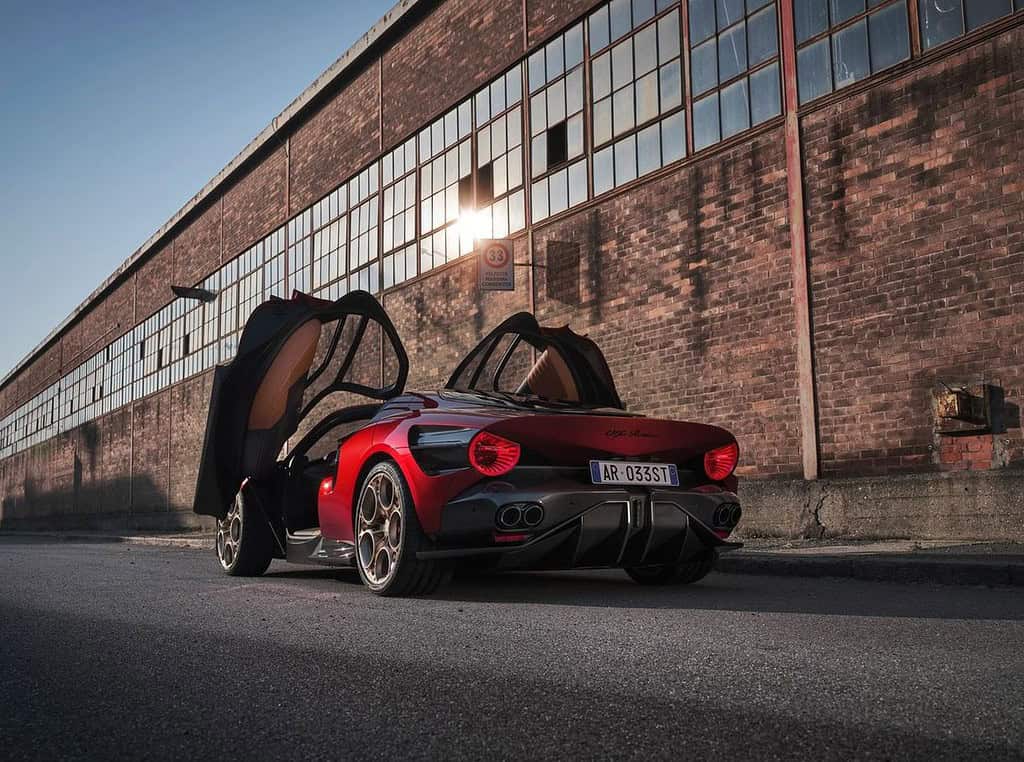 36. Alfa Romeo 33 Stradale smiale marzenia Wiadomości