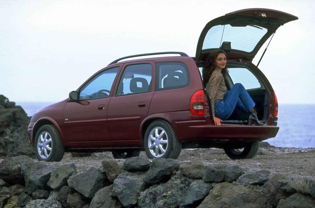 25 lat temu we Wloszech zaoferowano Opla Corse kombi 2 Wiadomości