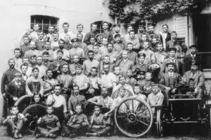 07. pracownicy firmy Opel 1 1899 roku Historia