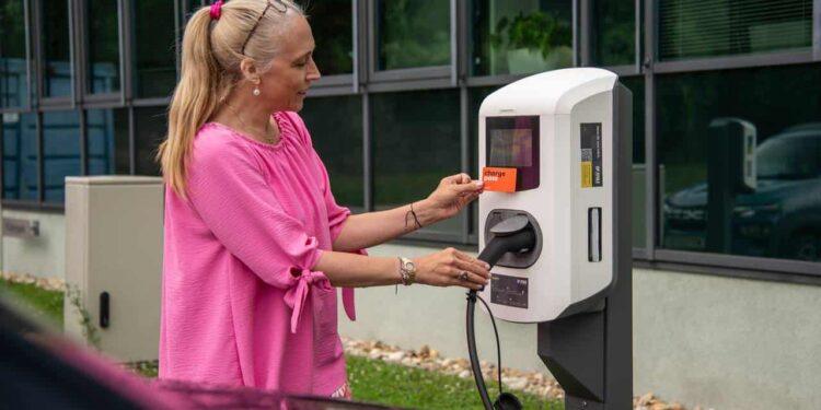 Abonament Mobilize Charge Pass latwy dostep do 600.000 stacji ladowania w Europie 2 Wiadomości