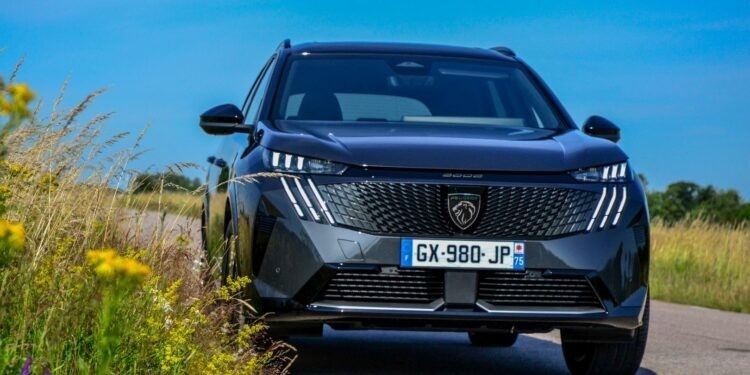 Peugeot e-5008