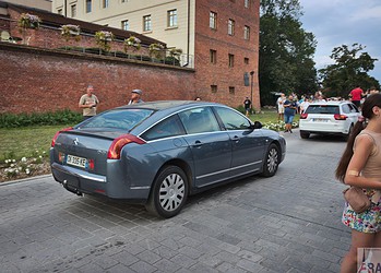 106. Miedzynarodowy Zlot Citroena w Toruniu ICCCR 2024 parada na Bulwarze Filadelfijskim Citroen C6 403