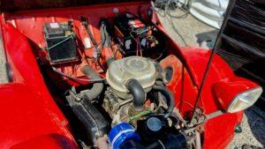 Citroen 2CV z basenem i minibarem 007 Wiadomości