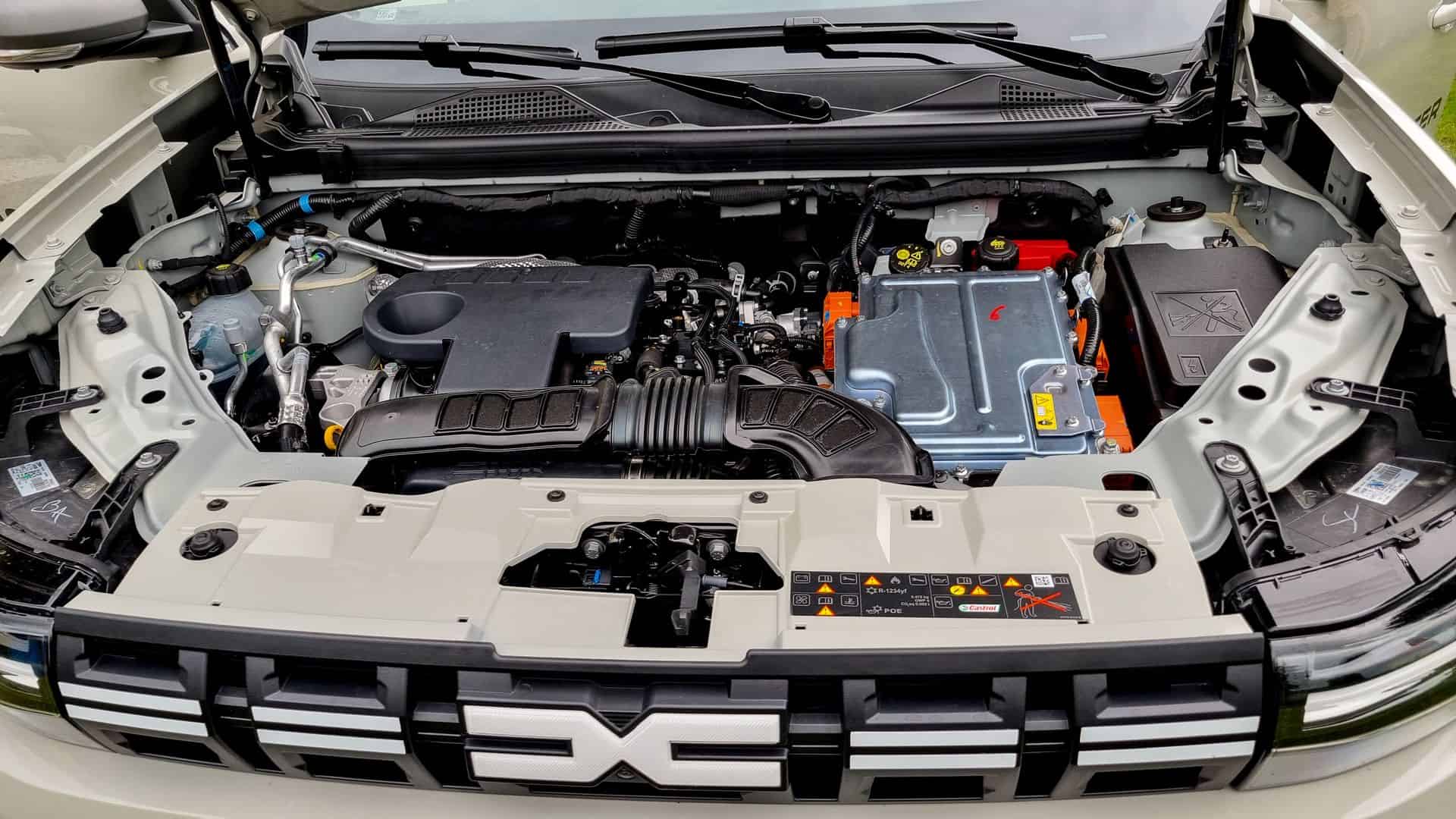 Dacia Duster Hybrid 140 31 Testy