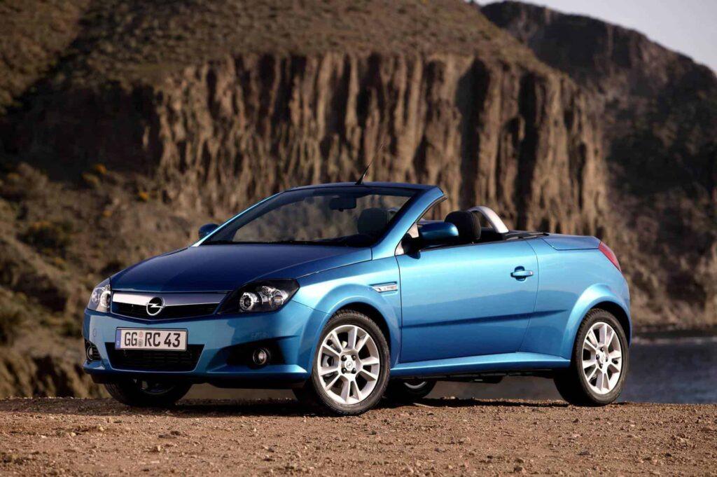 Opel Tigra TwinTop ma 20 lat 4 Wiadomości