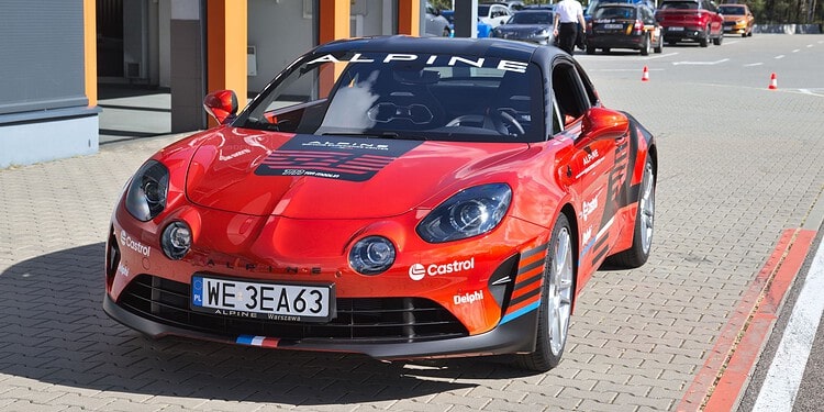 To trzeba przezyc osobiscie Pod Warszawa otwarto Alpine Driving Experience Center 35 Wiadomości