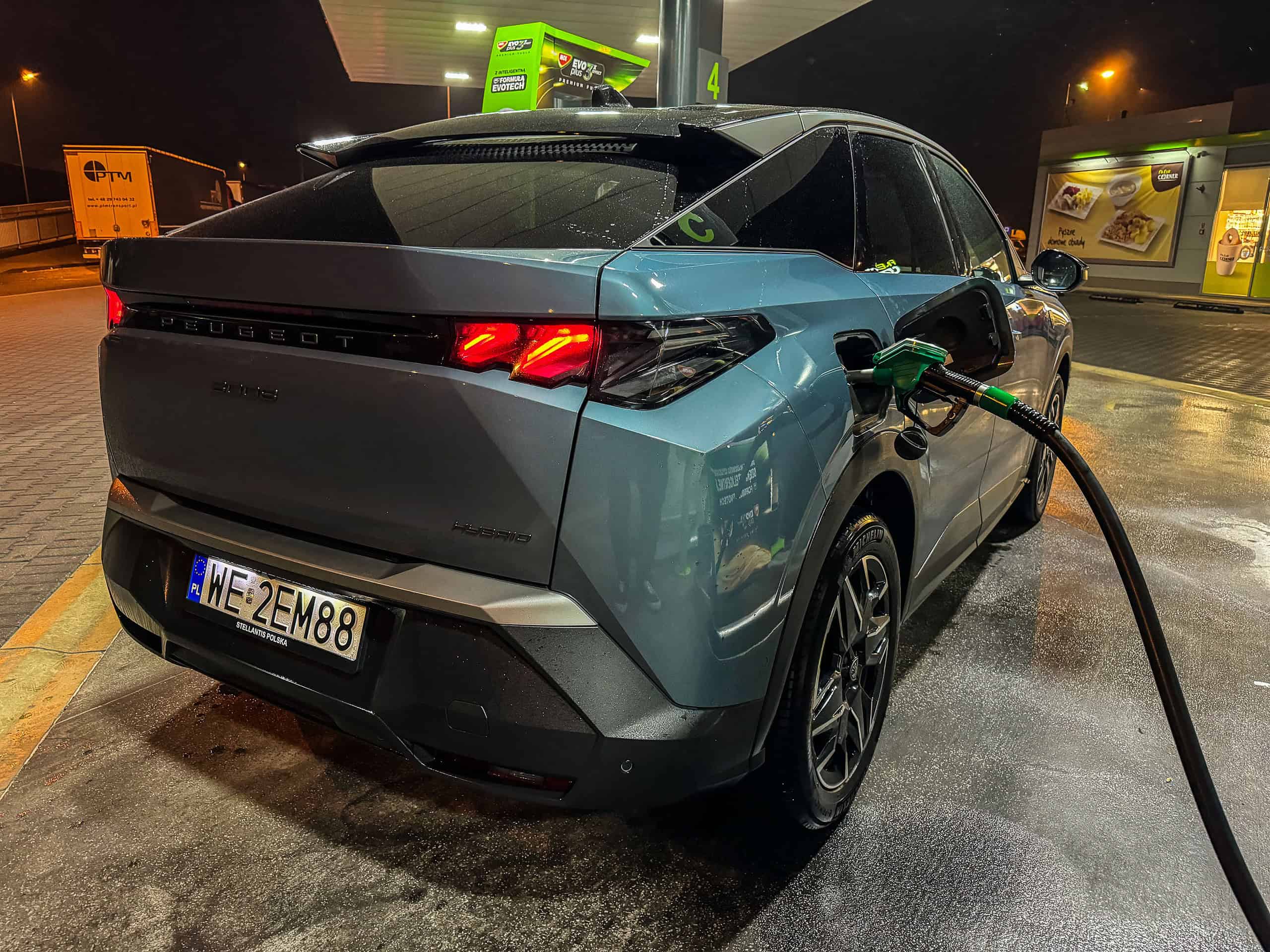 Test: Nowy Peugeot 3008 1.2 136 KM eDCS 6. Zalety i wady SUV