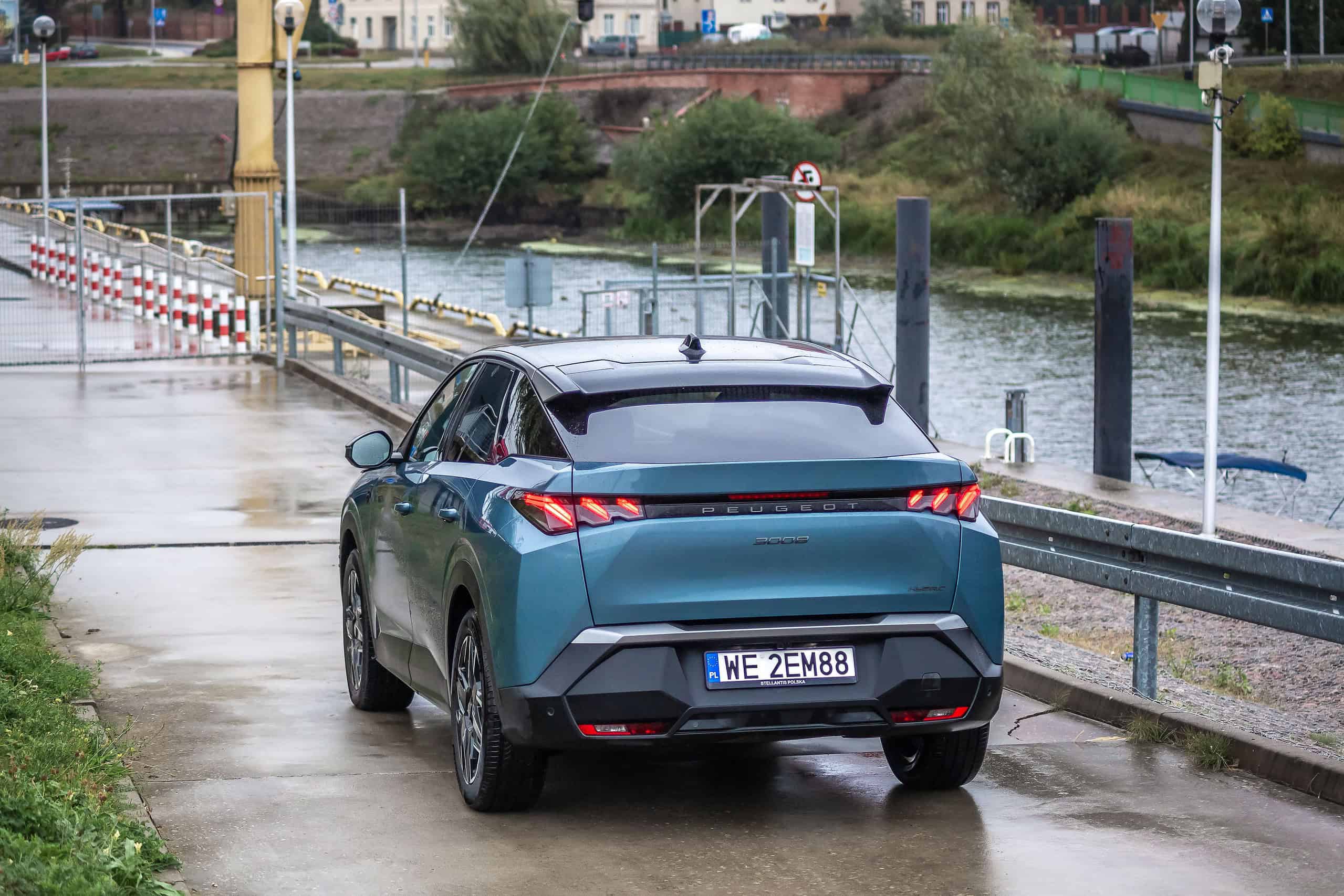 Test: Nowy Peugeot 3008 1.2 136 KM eDCS 6. Zalety i wady SUV