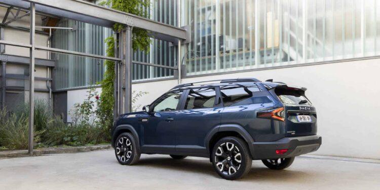 all new dacia bigster hybrid 155 journey indigo blue 8 Wiadomości