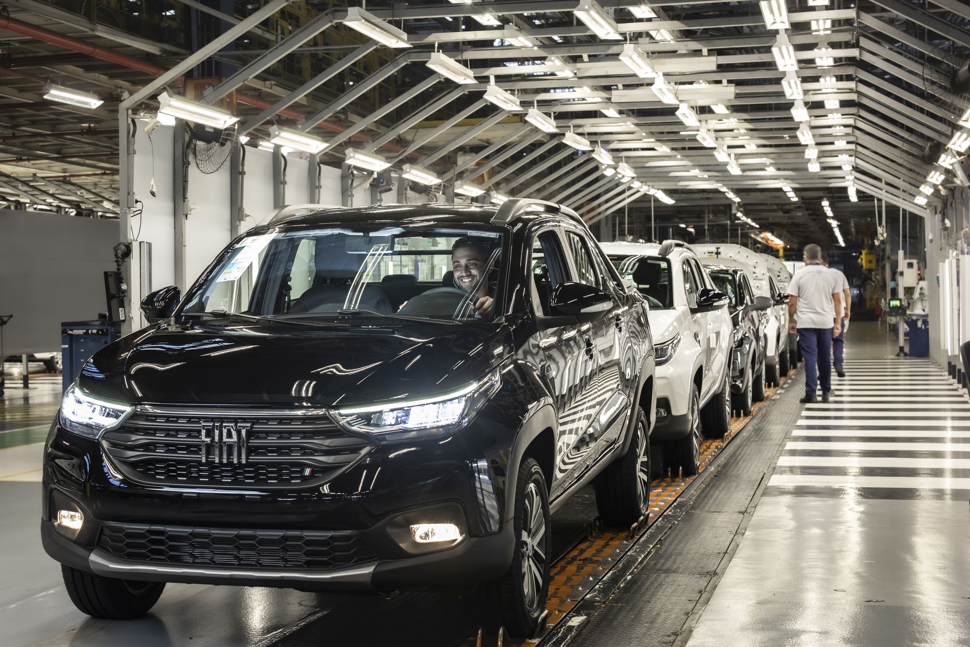 poloautomotivostellantisdebetimtemregistradorecordesmensaisconsecutivosdeproduodesdeagosto fotoleolara1 Wiadomości