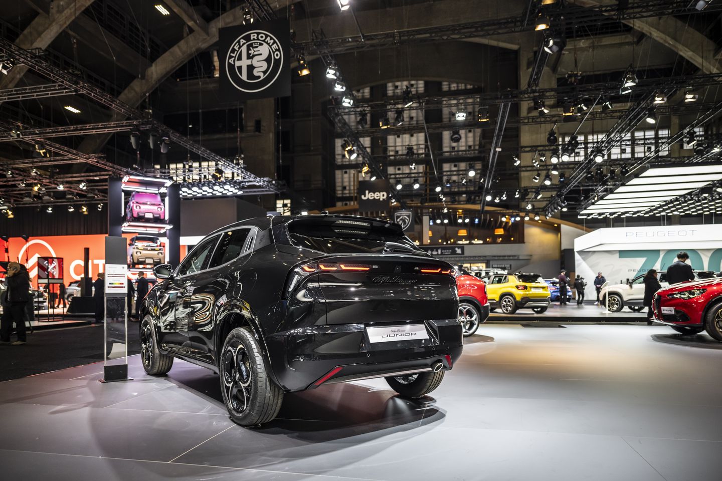 na targach motoryzacyjnych w brukseli 2025 alfa romeo rozpoczyna intensywny rok 2025 junior ibrida q4 widok z tylu Wiadomości