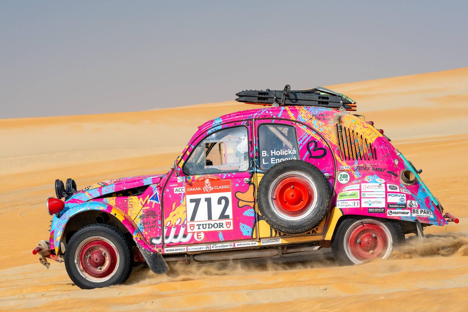 citroen 2cv zespolu duckar po raz drugi ukonczyl rajd dakar 04 Wiadomości
