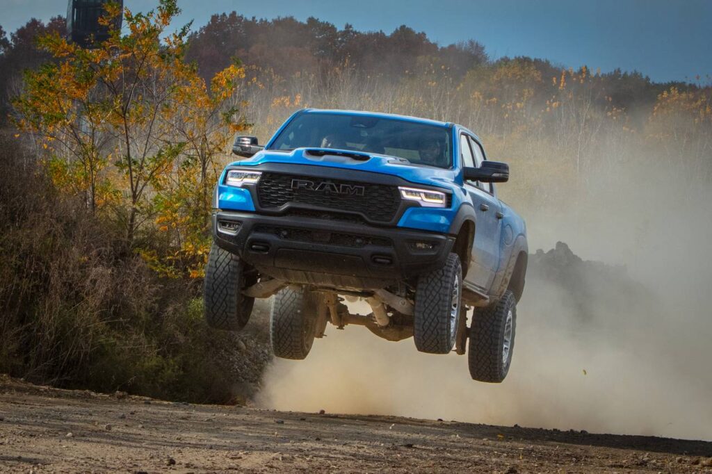 co pokaze stellantis na chicago auto show 2025 ram 1500 4 Wiadomości