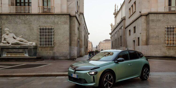 lancia ypsilon swietuje swoje 40 urodziny styl i innowacja nie sa kwestia rozmiaru nowa lancia ypsilon 1 Testy