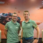 francois aupierre dyrektor marketingu programu dacia dakar oraz edouard boulanger francuski pilot rajdowy fot d kalamus Wiadomości