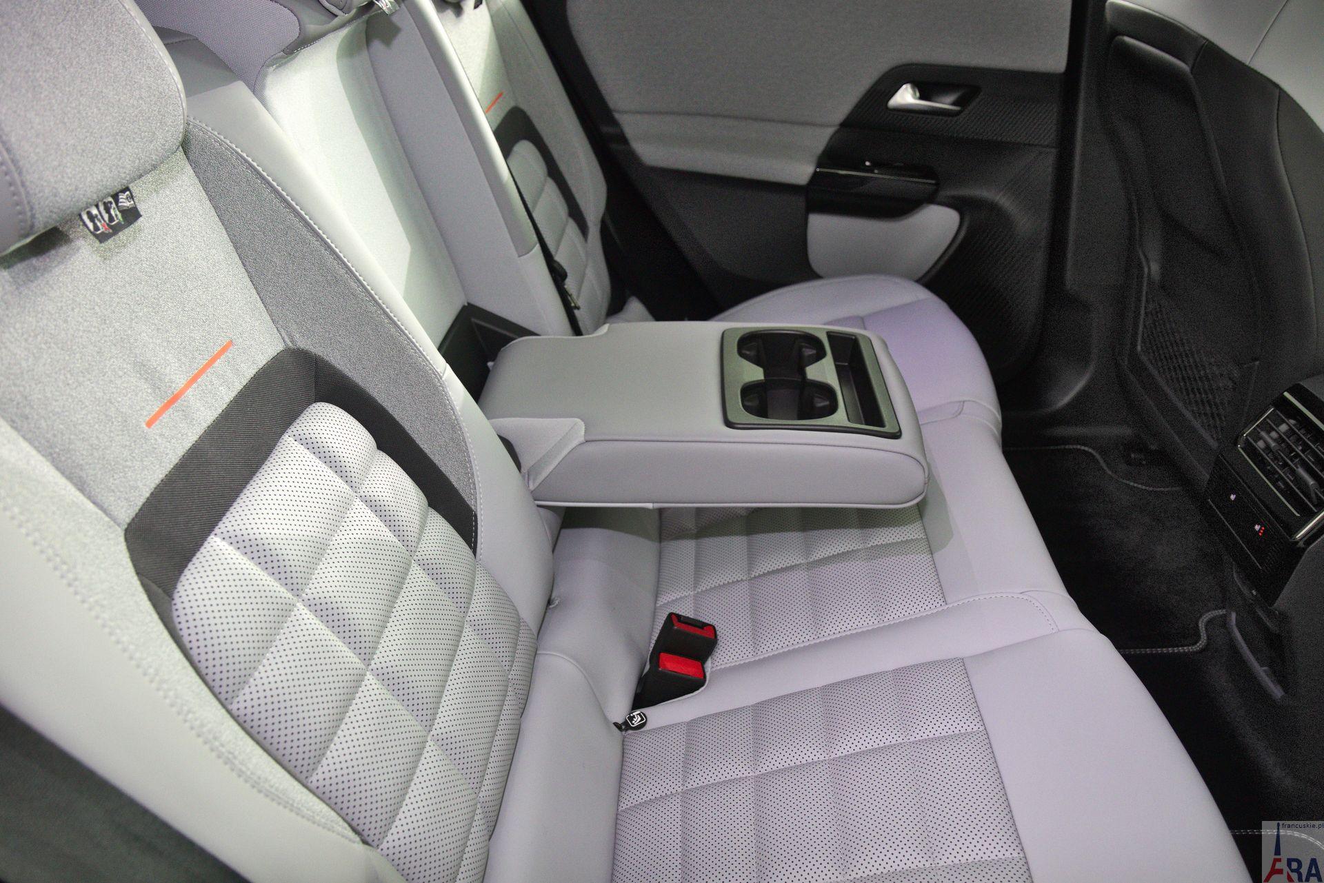 nowy citroen c5 aircross komfort i styl wrazenia po premierze statycznej nowego suv a z szewronami 105 Wiadomości