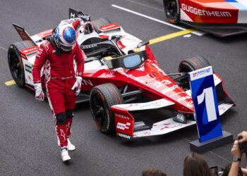 nissan formula e team wygrywa wyscig i zdobywa drugie miejsce oraz pole position w dwudniowej rundzie w monako 21 Nissan