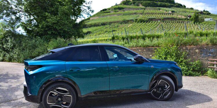 peugeot suv y z napedem na cztery kola jak jezdza e 3008 dual motor i e 5008 dual motor 007 Wiadomości
