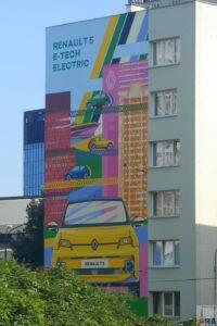 Renault 5 E Tech 150 KM – elektryczny samochod moze byc fajny 034 mural reklamowy w Katowicach Testy