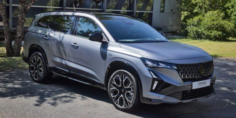 Renault Espace ma zoptymalizowany naped 200 KM full hybrid 01 Testy