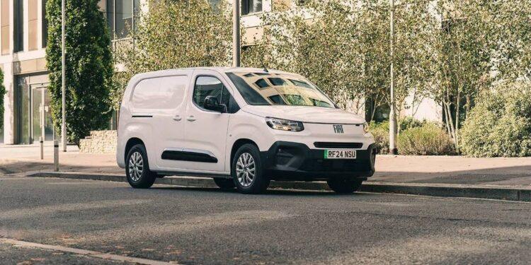 Fiat Professional Doblo Cargo „Malym Vanem Roku wg Auto Express New Car Awards 2025 2 Wiadomości