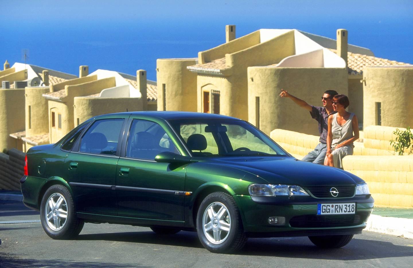 Opel Vectra B ma 30 lat. Innowacje w zakresie bezpieczenstwa 3 Wiadomości