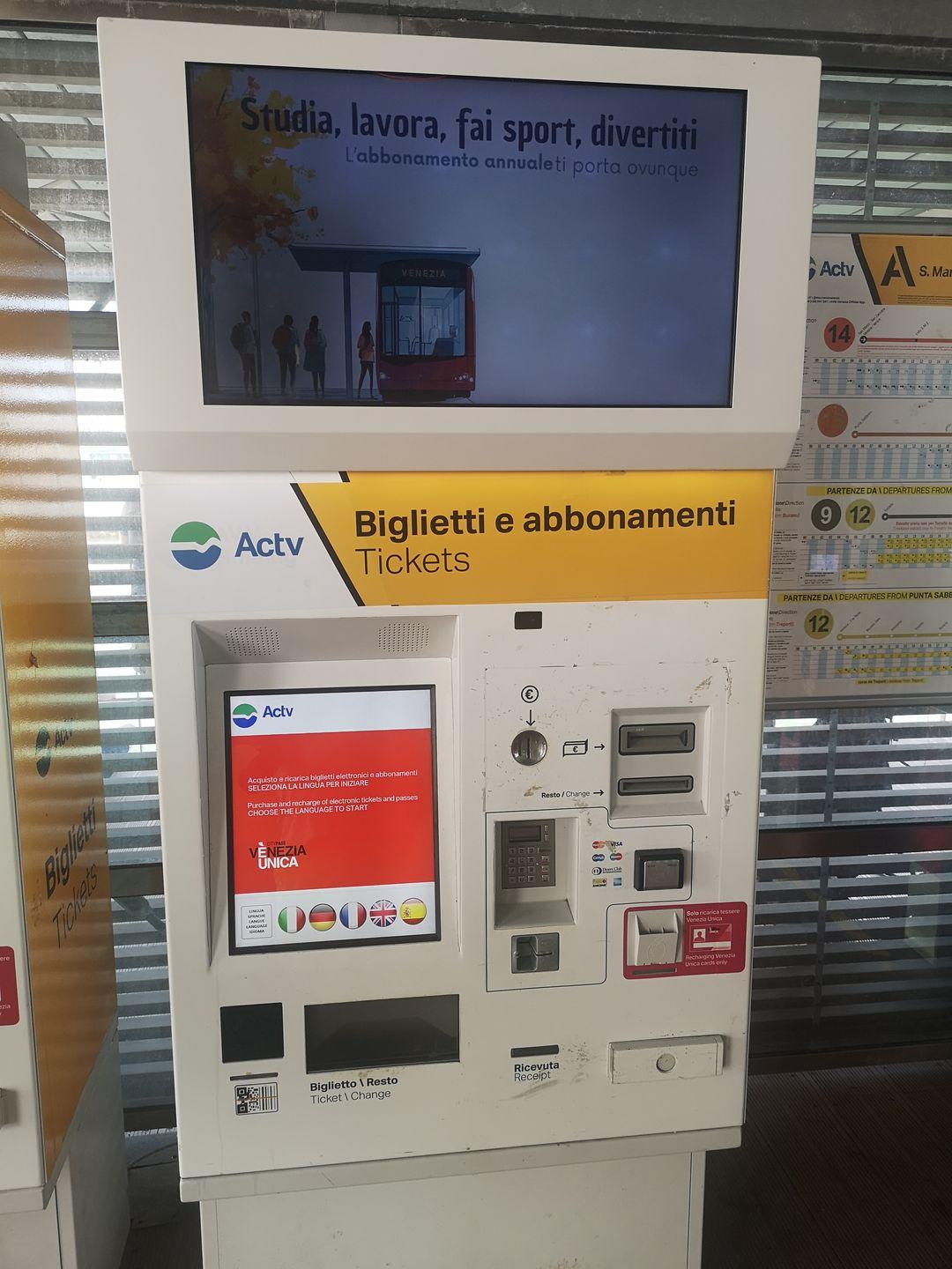 Bilety kupić łatwo można w automacie