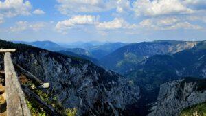 Dacia Duster Hybrid 140 009 Wiadomości